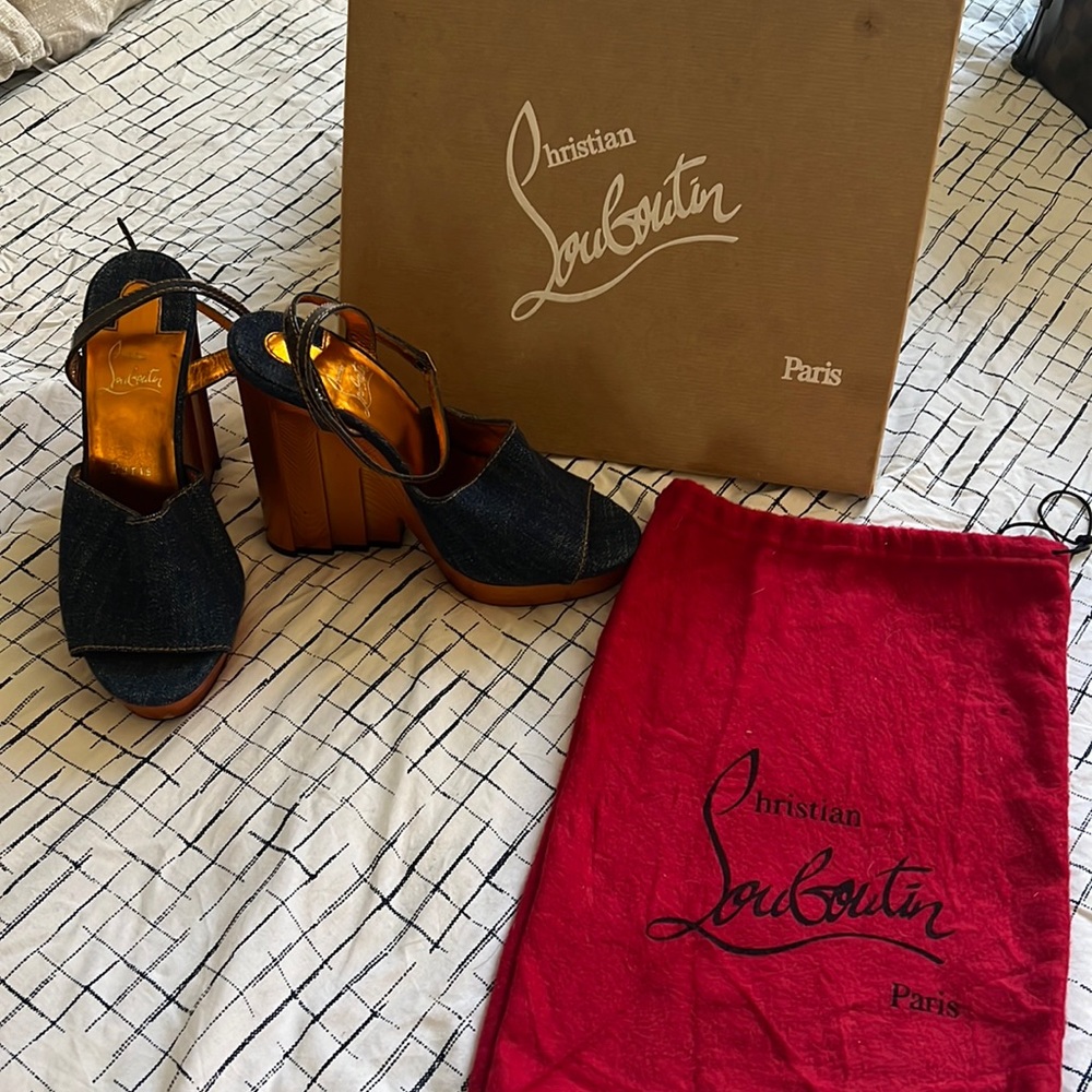 Authentic Christian Louboutin Paris - Mira Colunata wedge